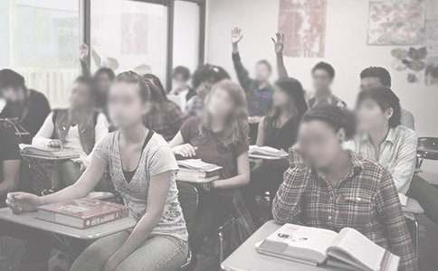 實用的大學(xué)生貧困申請書匯總7篇