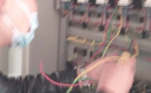 【熱】電工個(gè)人述職報(bào)告范文4篇