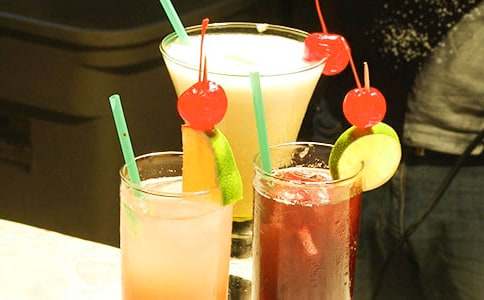 推銷飲料酒的廣告語